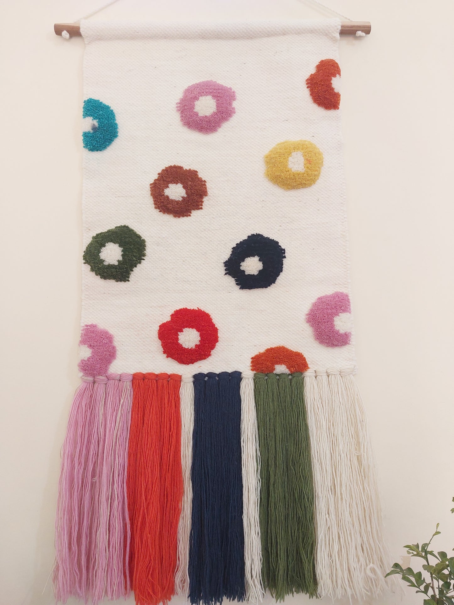 Artisanal "Bloom" Hand-Woven Tapestry – Multicolored Tufted Wall Hanging
