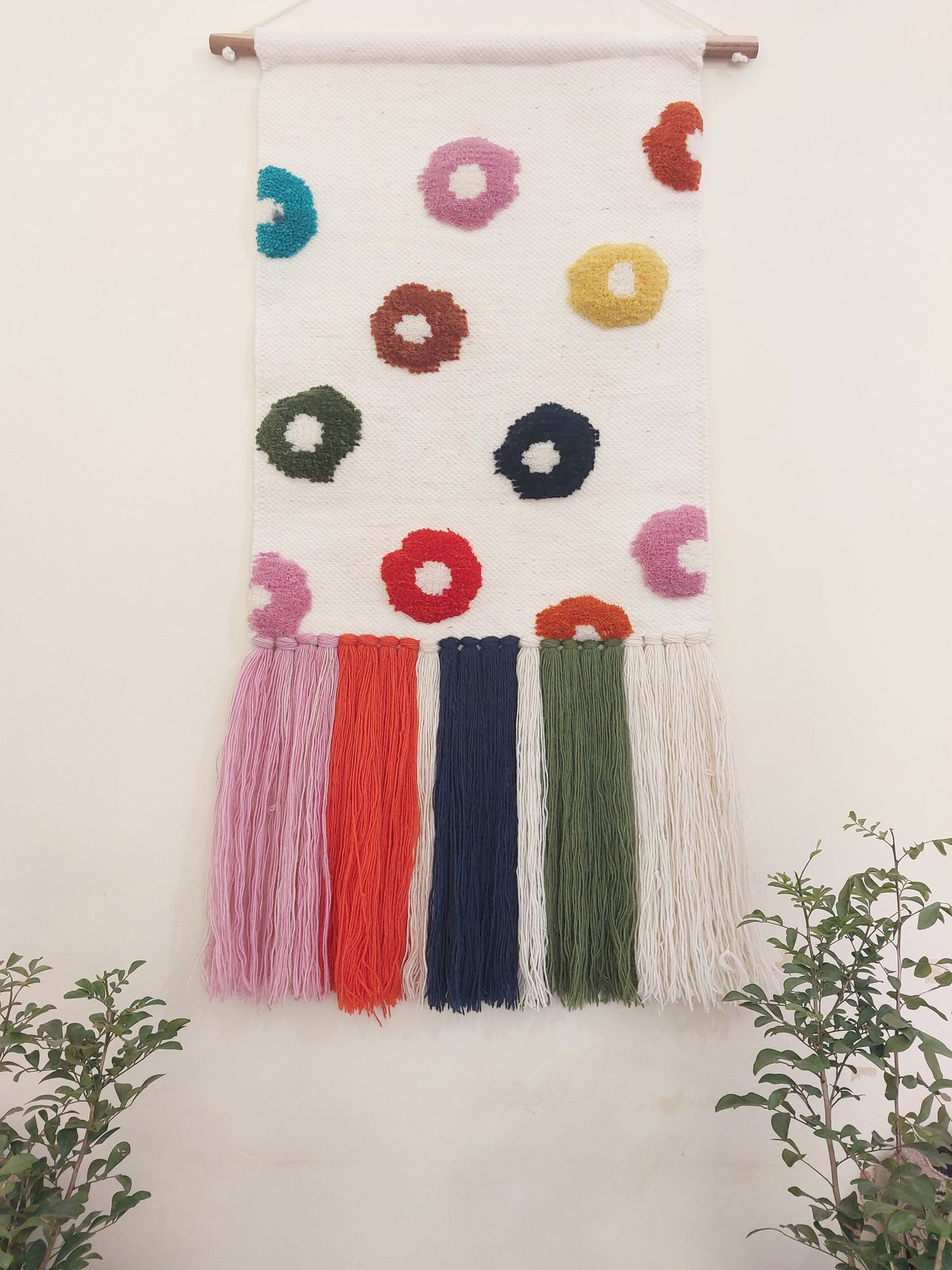 Artisanal "Bloom" Hand-Woven Tapestry – Multicolored Tufted Wall Hanging