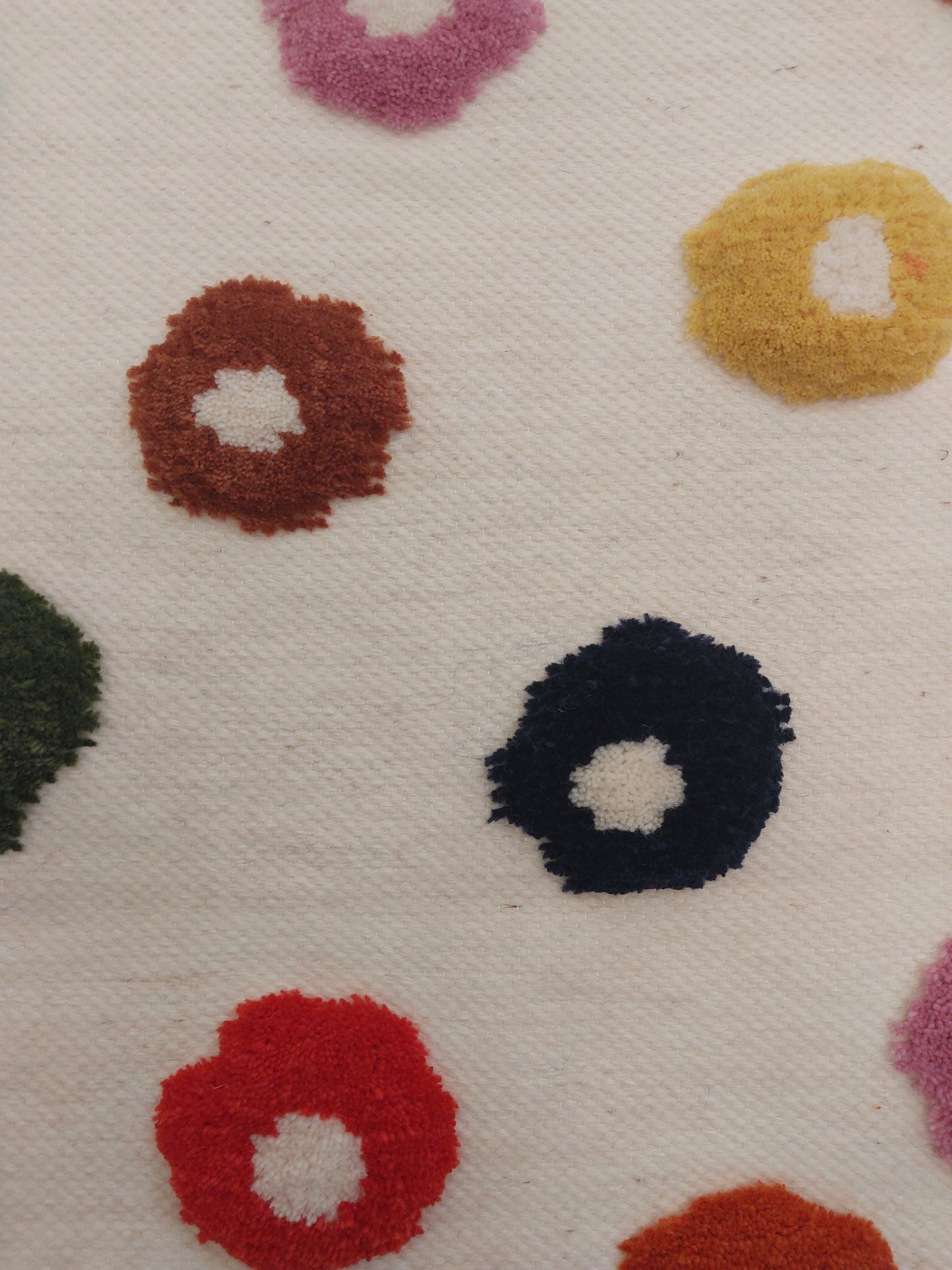 Artisanal "Bloom" Hand-Woven Tapestry – Multicolored Tufted Wall Hanging