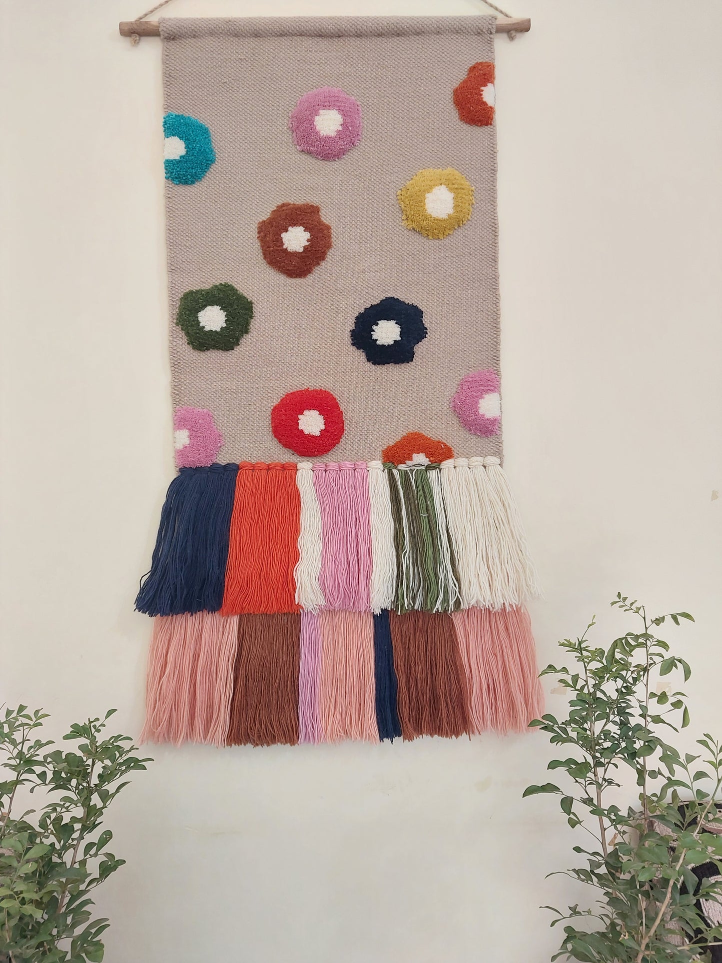 Artisanal "Bloom" Hand-Woven Tapestry – Multicolored Tufted Wall Hanging