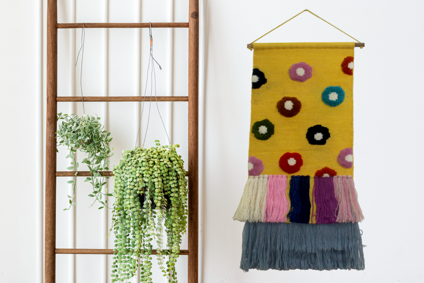 Artisanal "Bloom" Hand-Woven Tapestry – Multicolored Tufted Wall Hanging