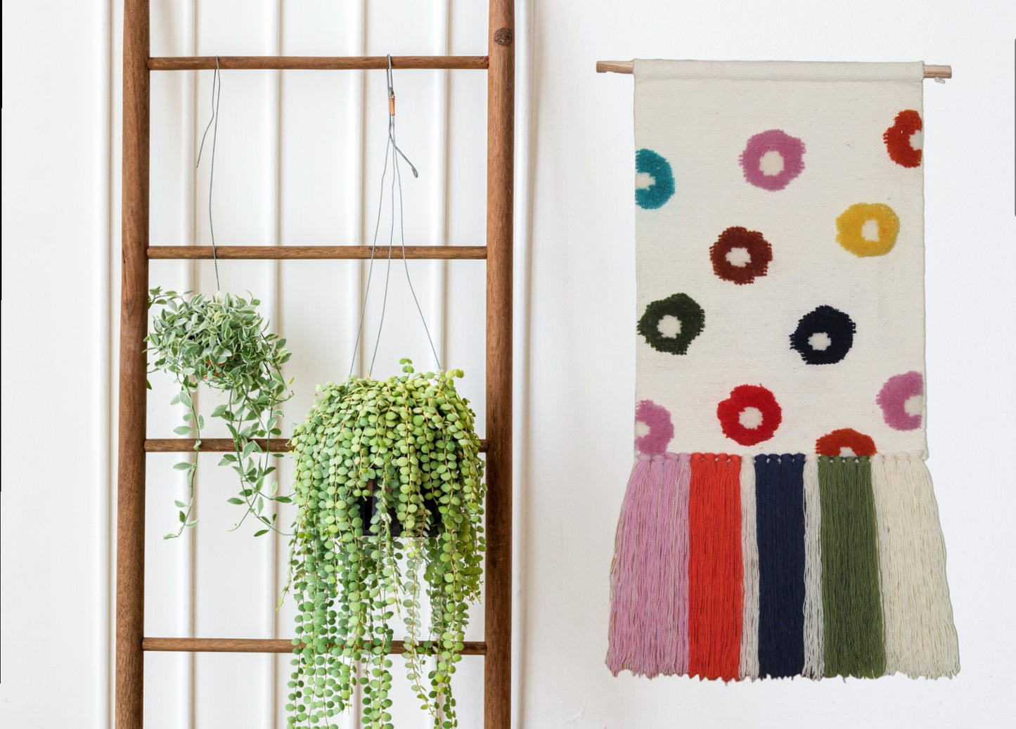 Artisanal "Bloom" Hand-Woven Tapestry – Multicolored Tufted Wall Hanging