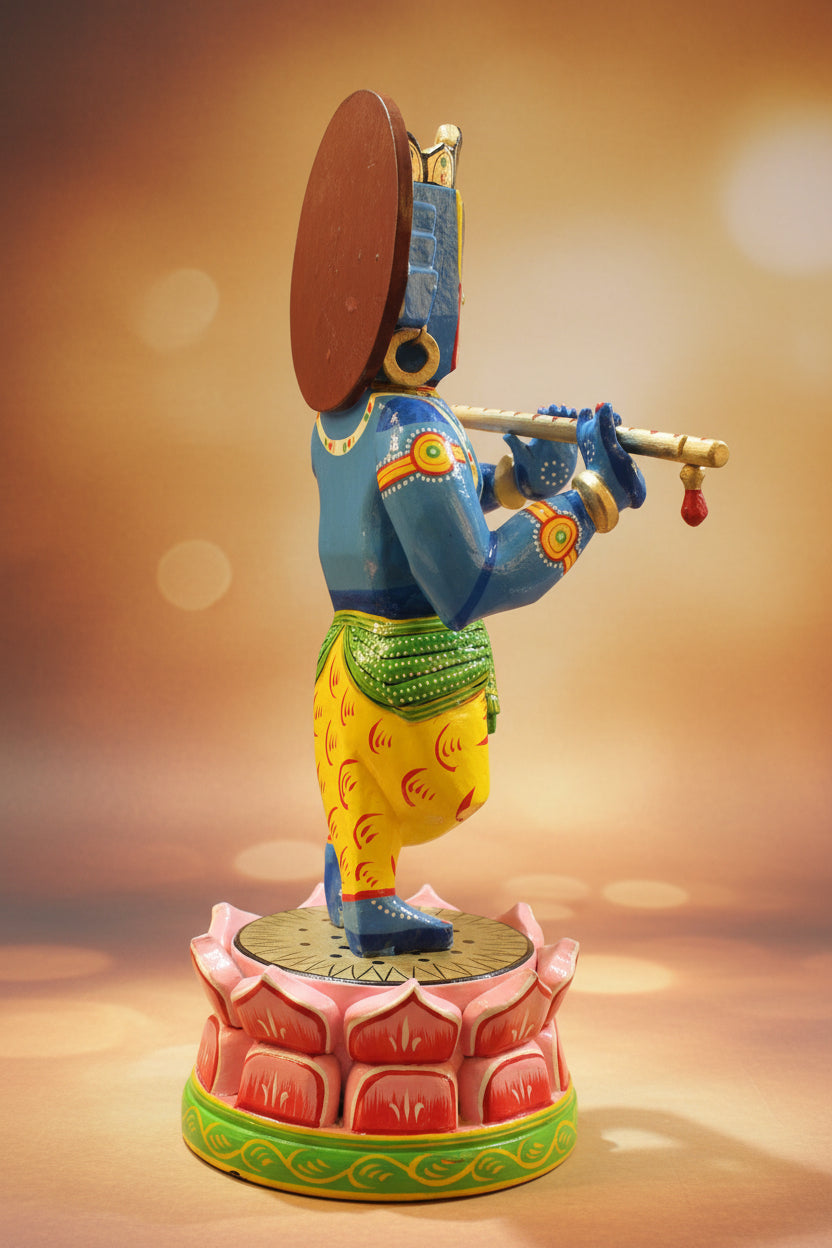 Mirror-like high-gloss friction-based lacquer finish on an authentic Kashi wooden spiritual figurine.