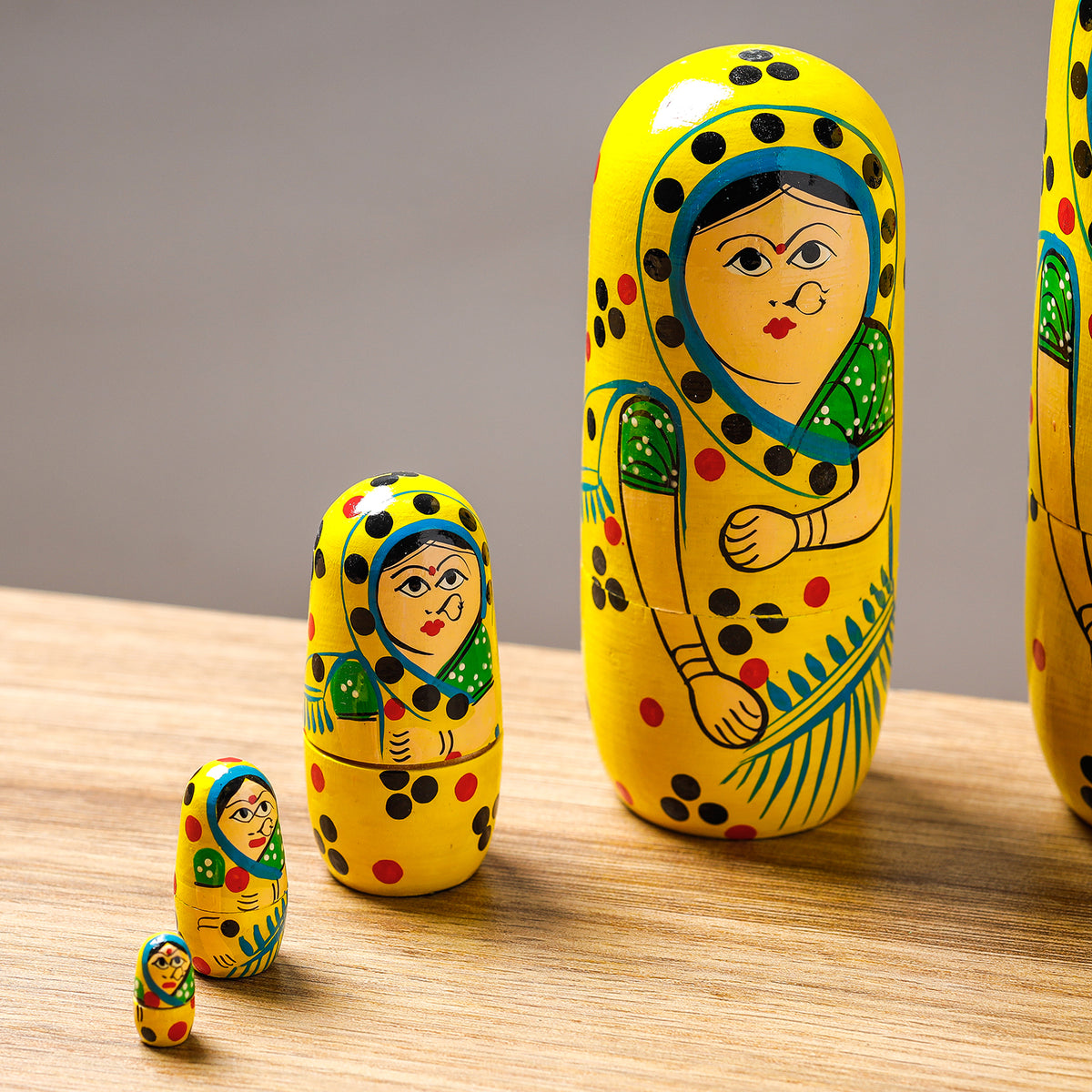Wooden Handmade Traditional Nesting Dolls set of 5
